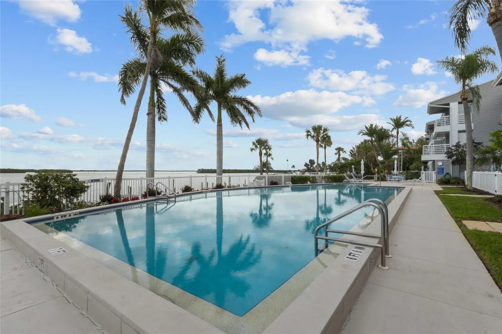 615 DREAM ISLAND PL #105 #105