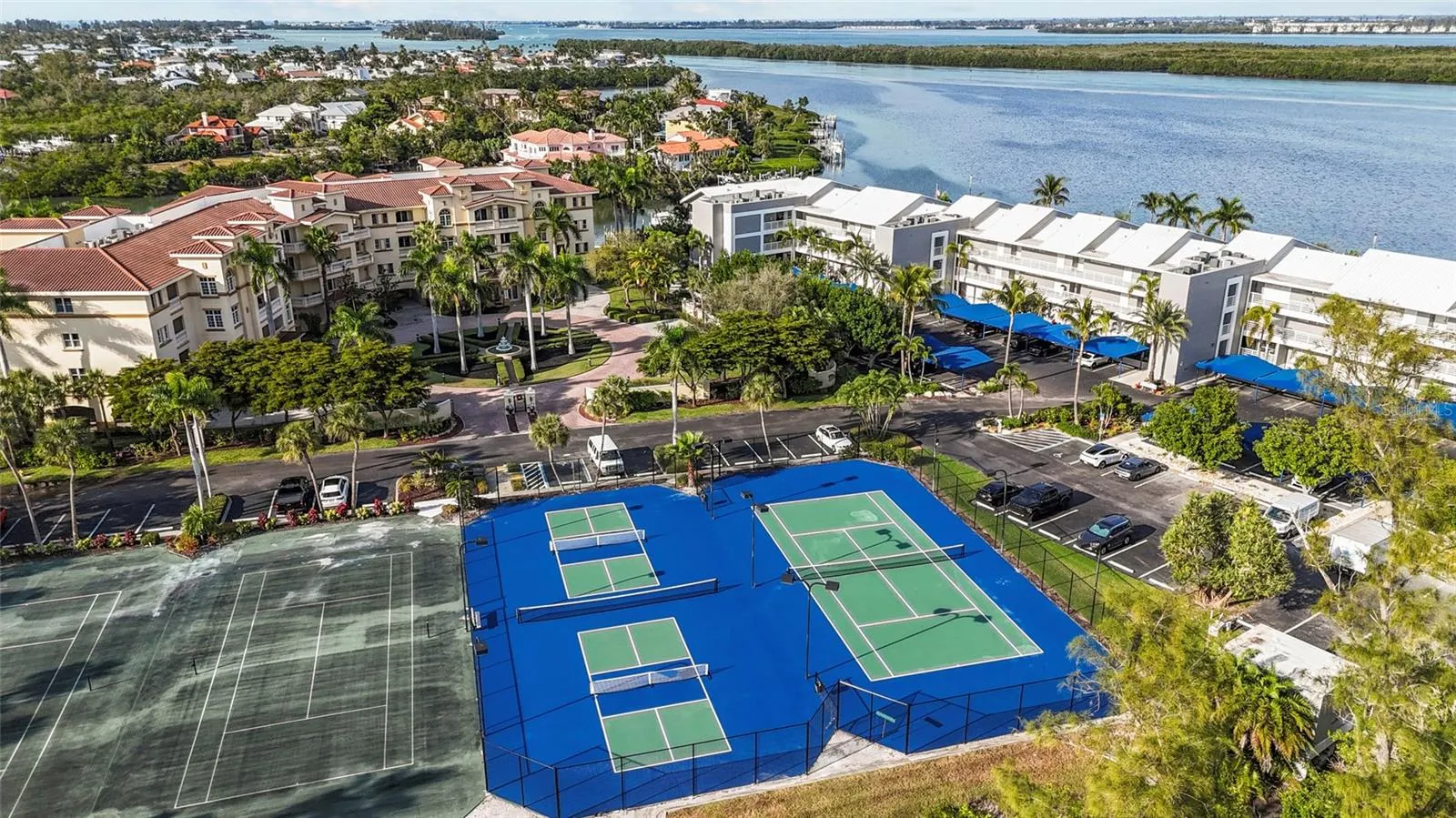 615 DREAM ISLAND PL #105 #105