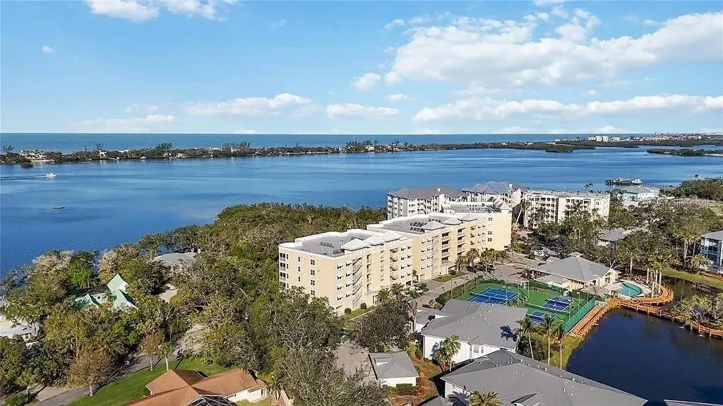 280 HIDDEN BAY DR #302 #302