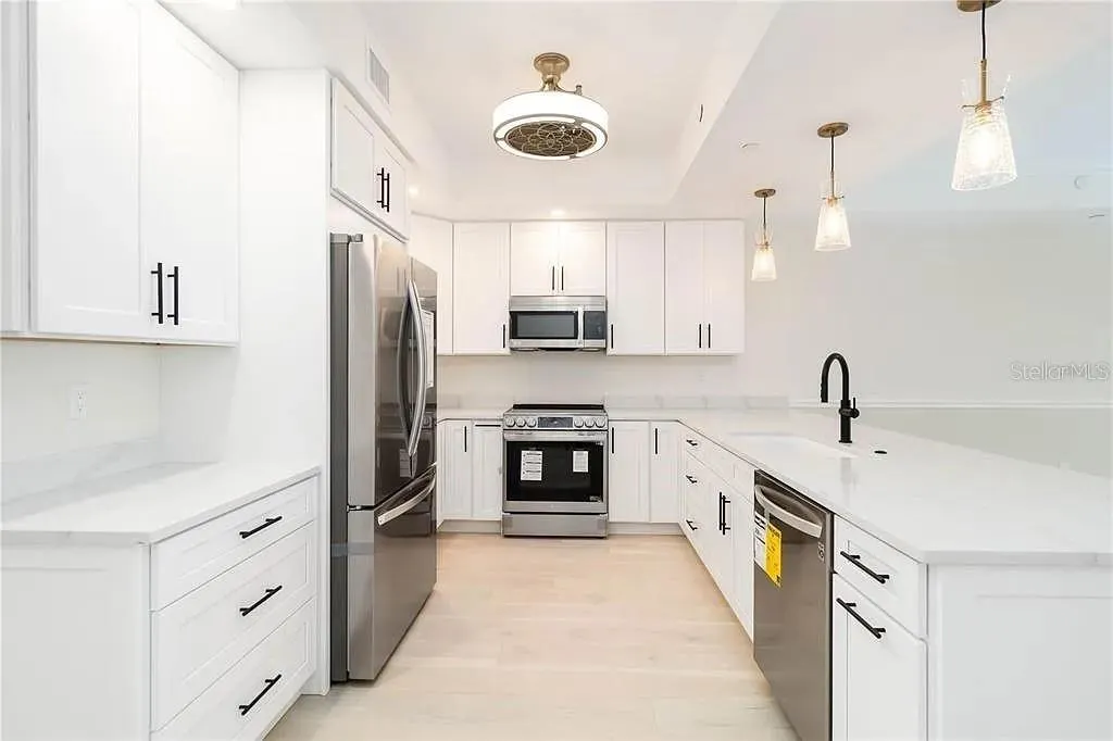 280 HIDDEN BAY DR #302 #302