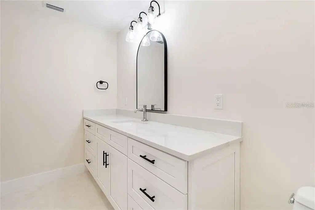 280 HIDDEN BAY DR #302 #302