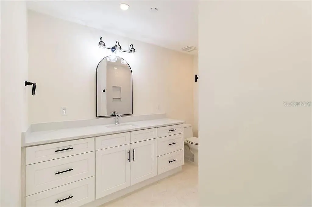 280 HIDDEN BAY DR #302 #302