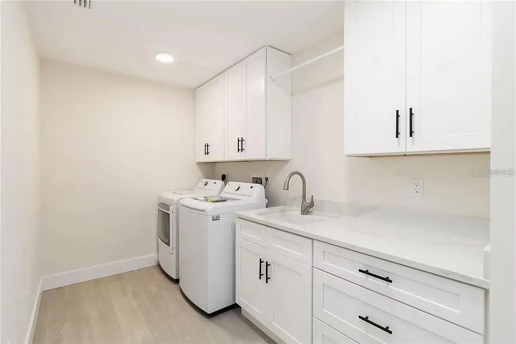 280 HIDDEN BAY DR #302 #302
