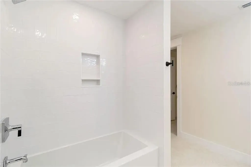 280 HIDDEN BAY DR #302 #302