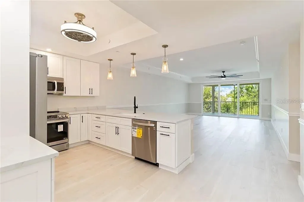 280 HIDDEN BAY DR #302 #302