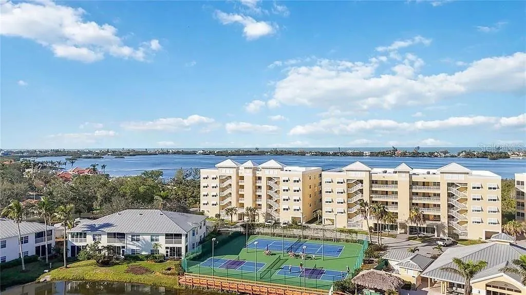 280 HIDDEN BAY DR #302 #302