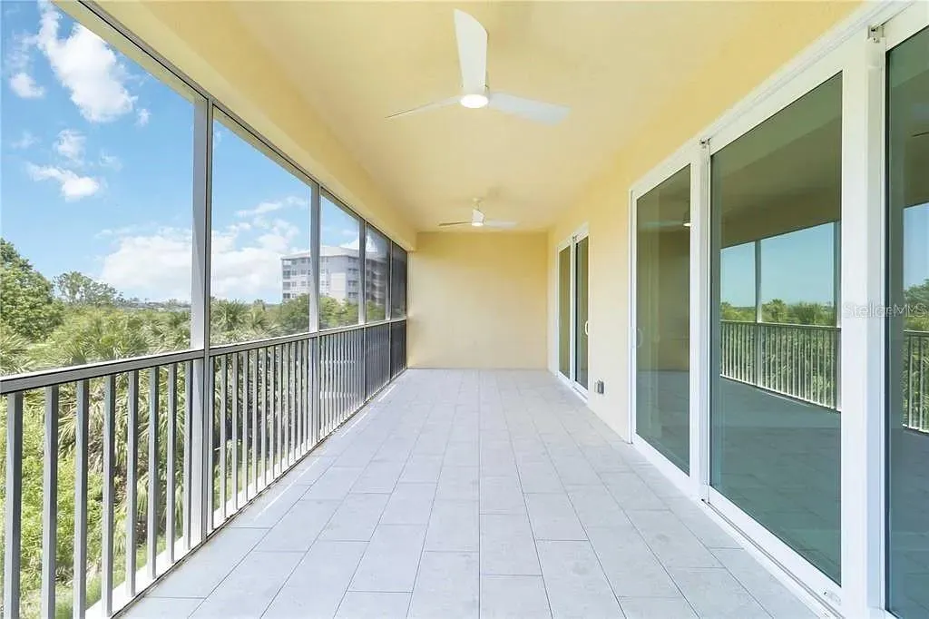 280 HIDDEN BAY DR #302 #302