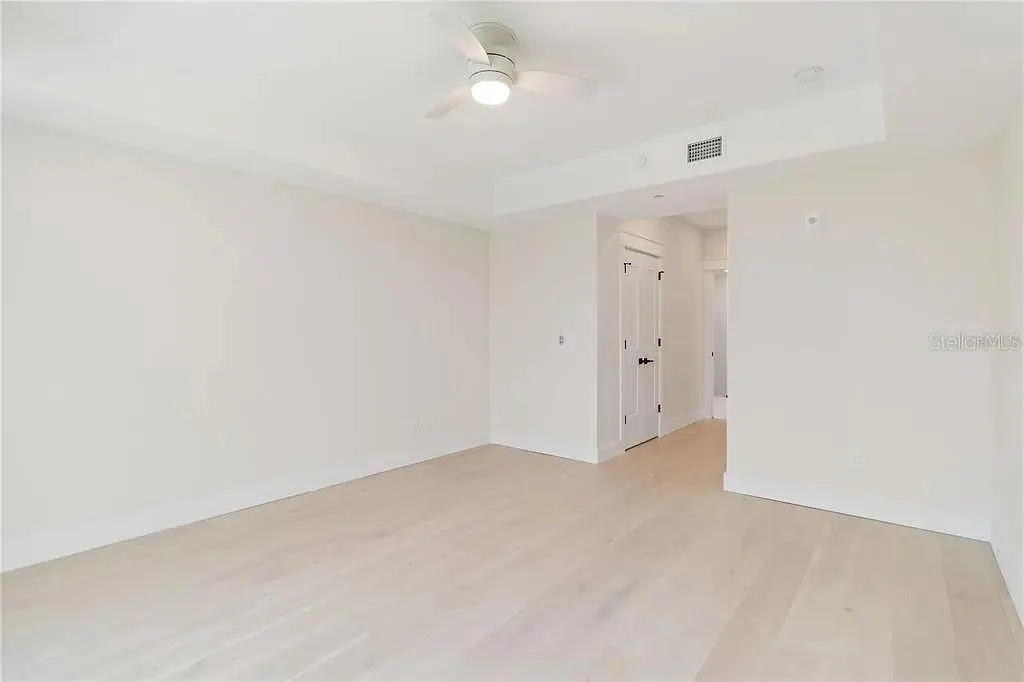 280 HIDDEN BAY DR #302 #302
