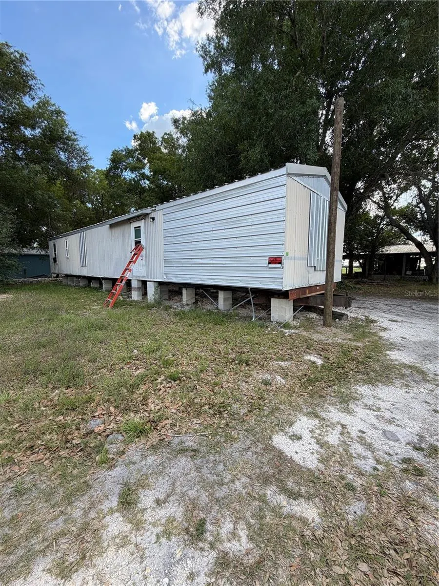 1059 NE SUGAR BABE RD
