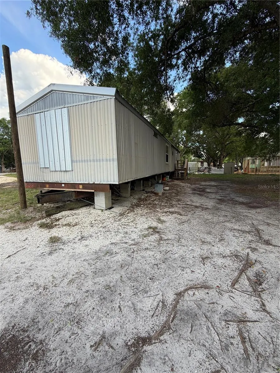 1059 NE SUGAR BABE RD
