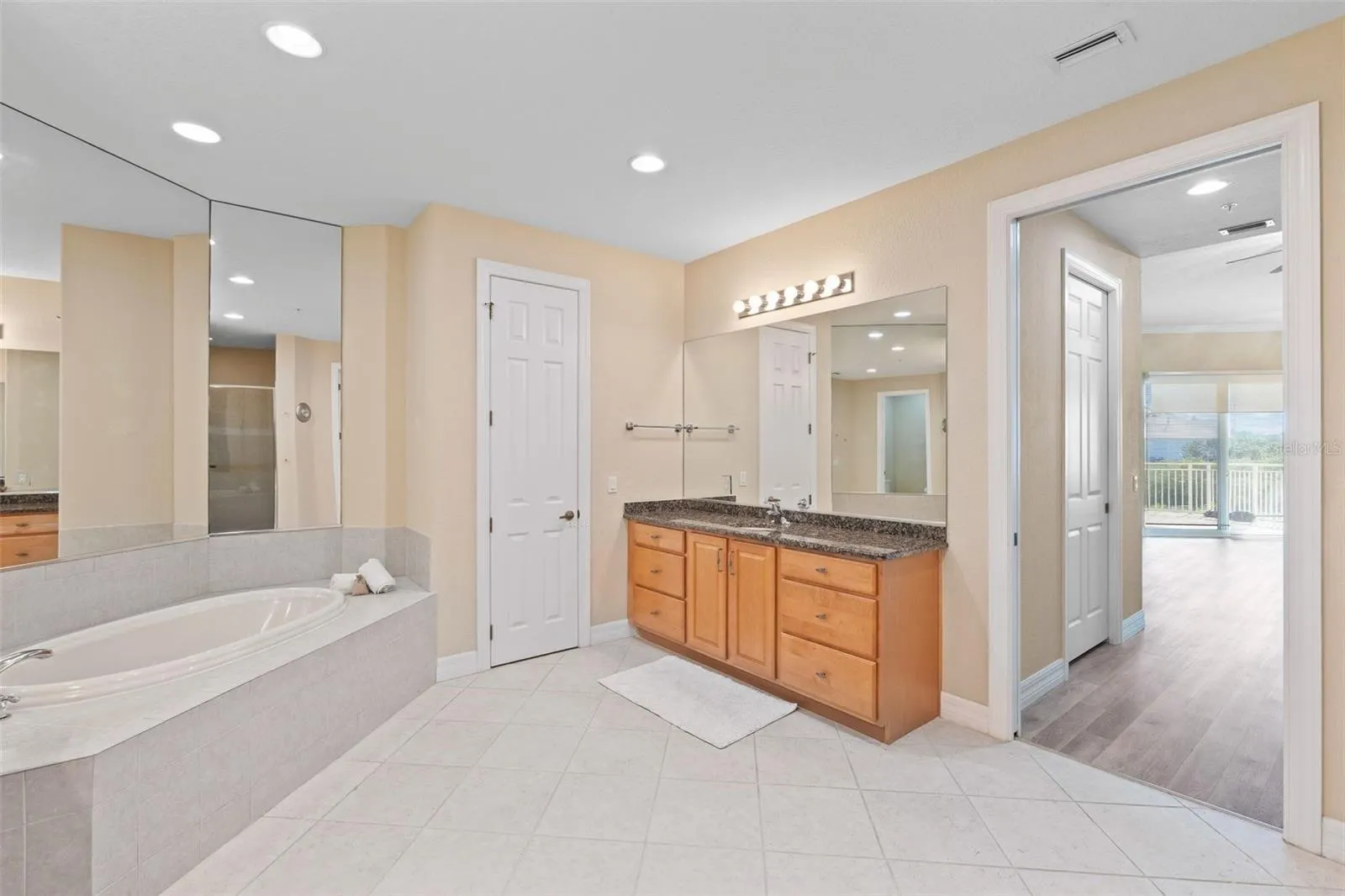 6100 JESSIE HARBOR DR #202 #202