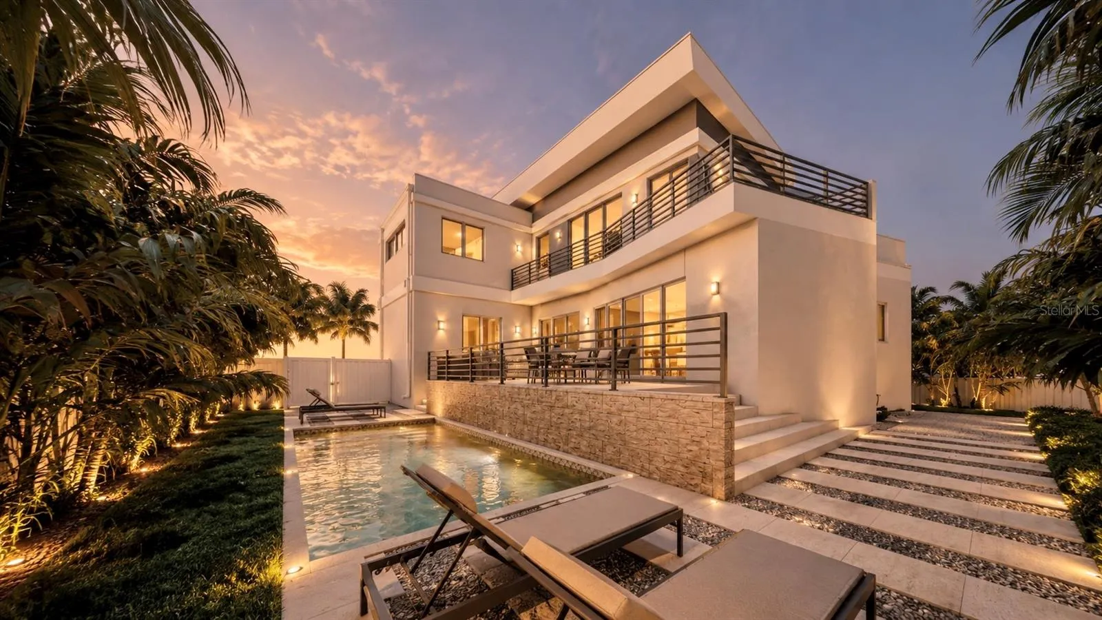 610 HIBISCUS WAY