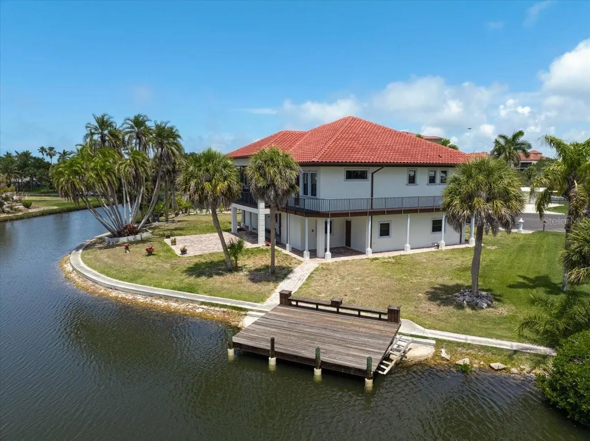 135 TINA ISLAND DR