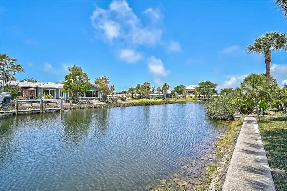 135 TINA ISLAND DR
