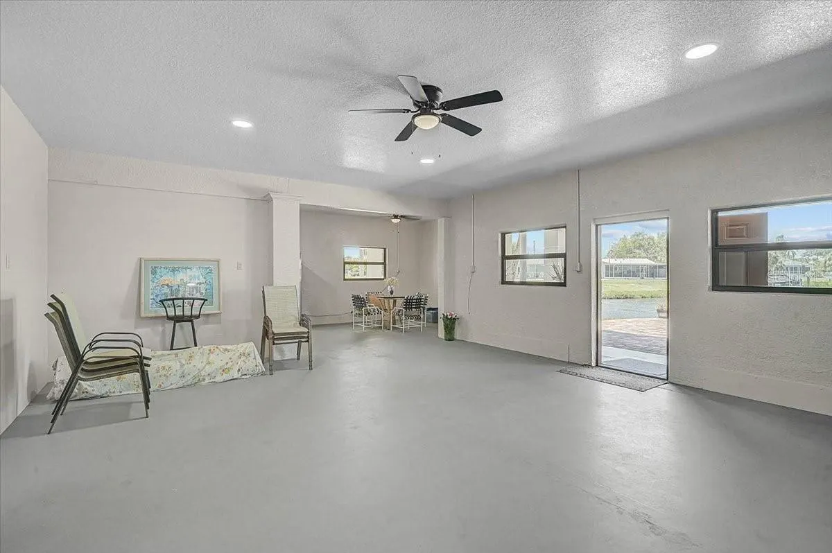 135 TINA ISLAND DR