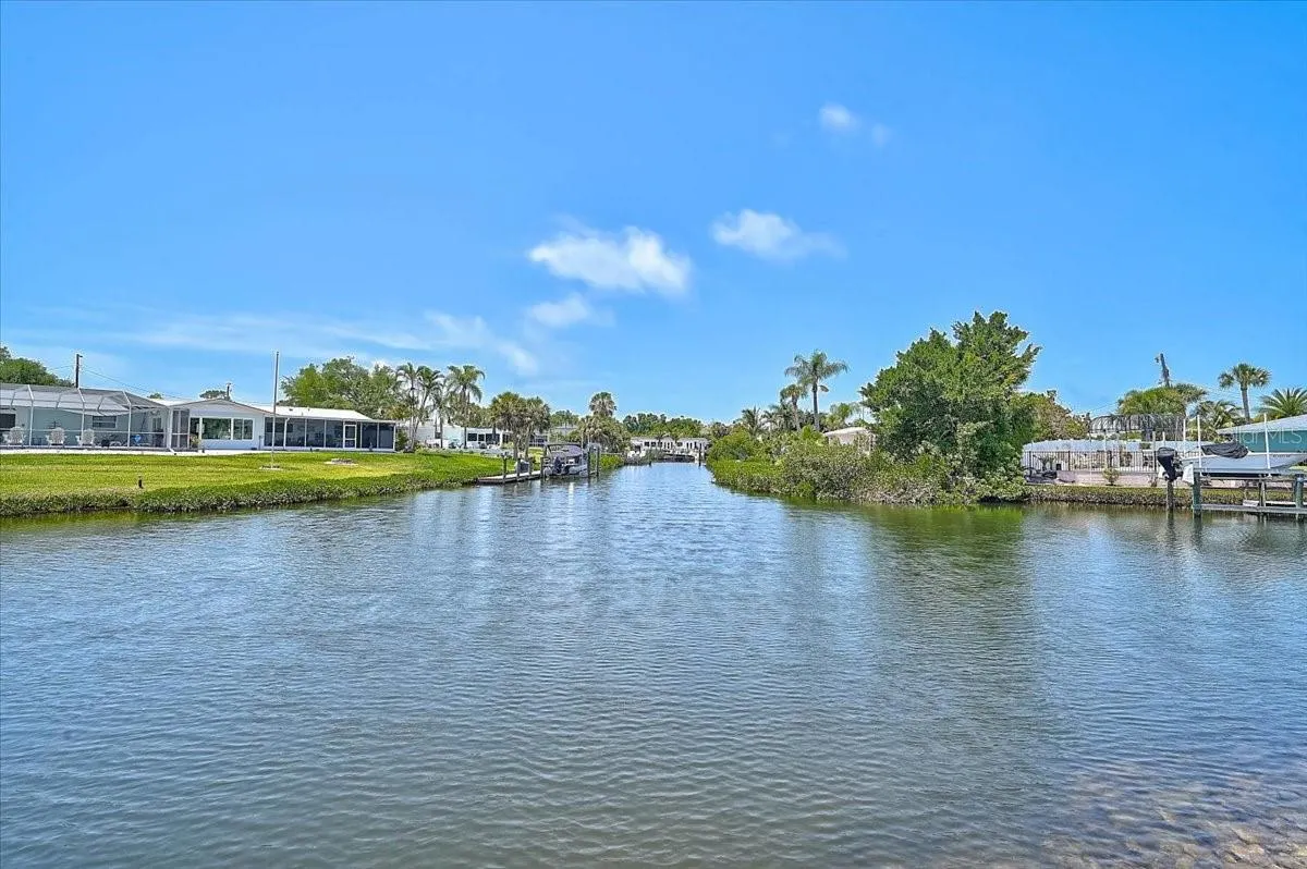 135 TINA ISLAND DR