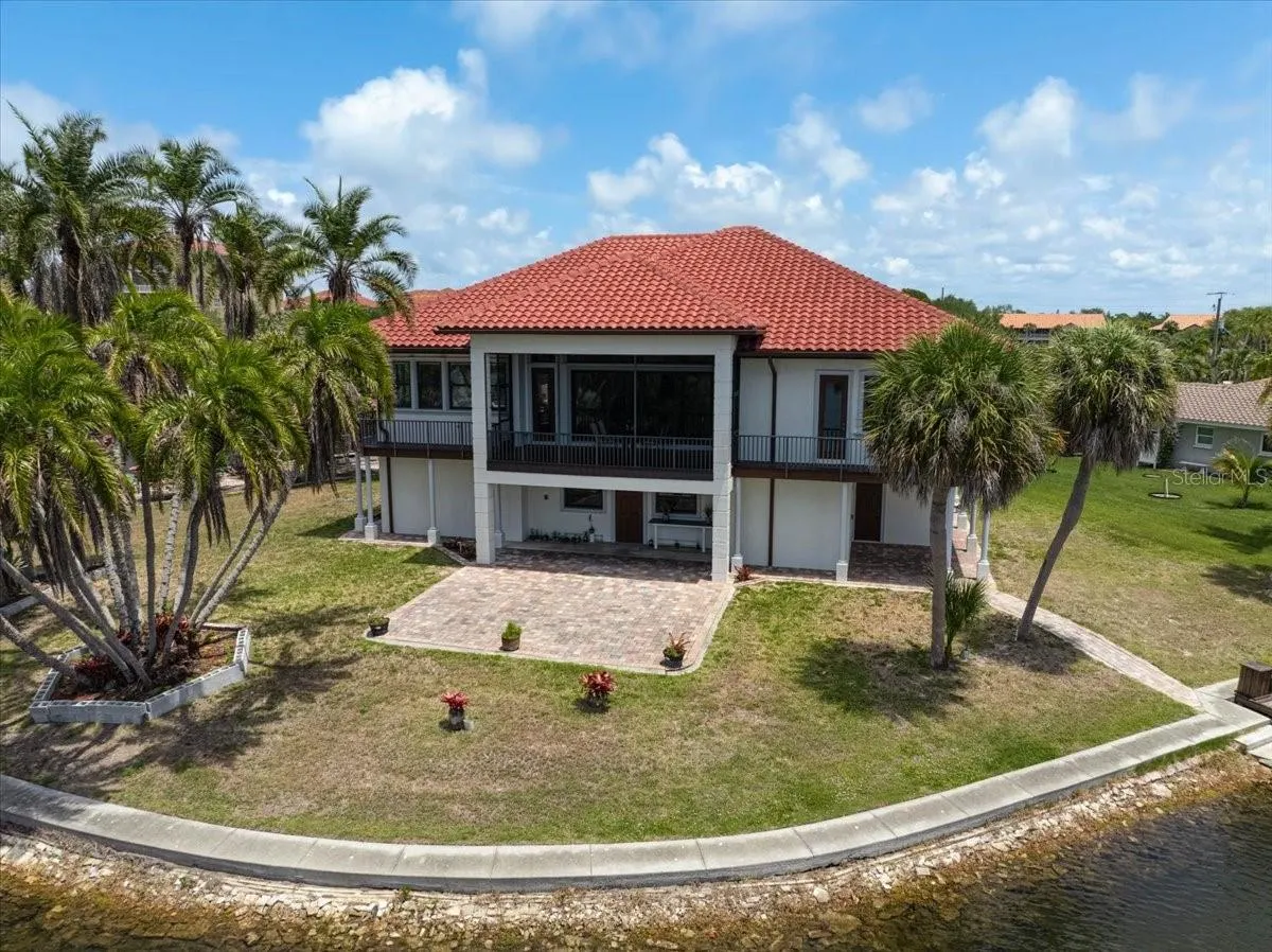 135 TINA ISLAND DR