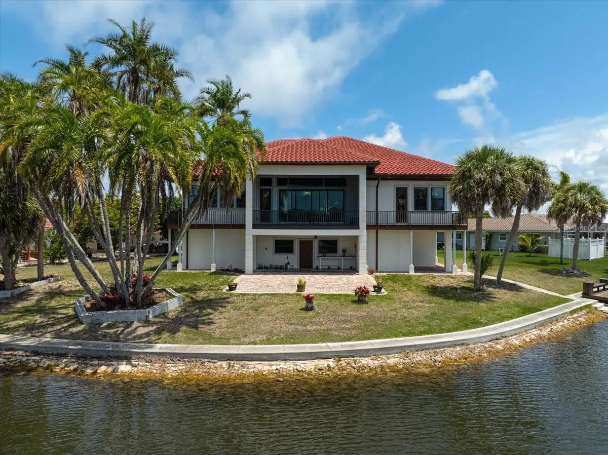 135 TINA ISLAND DR