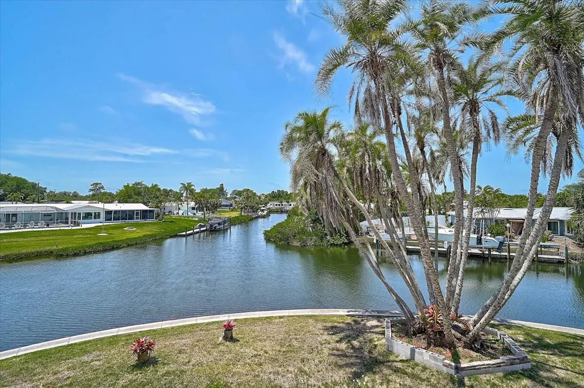 135 TINA ISLAND DR