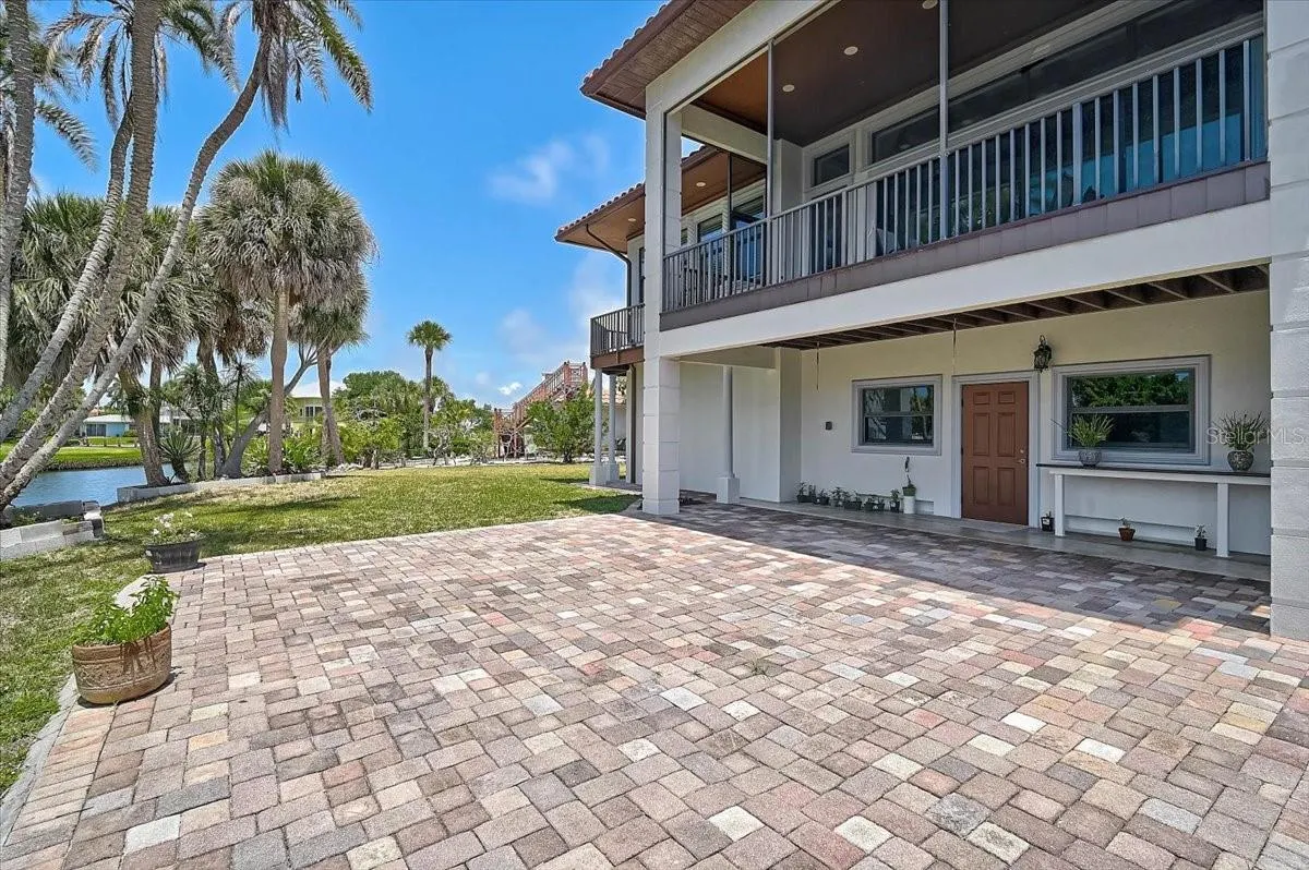 135 TINA ISLAND DR