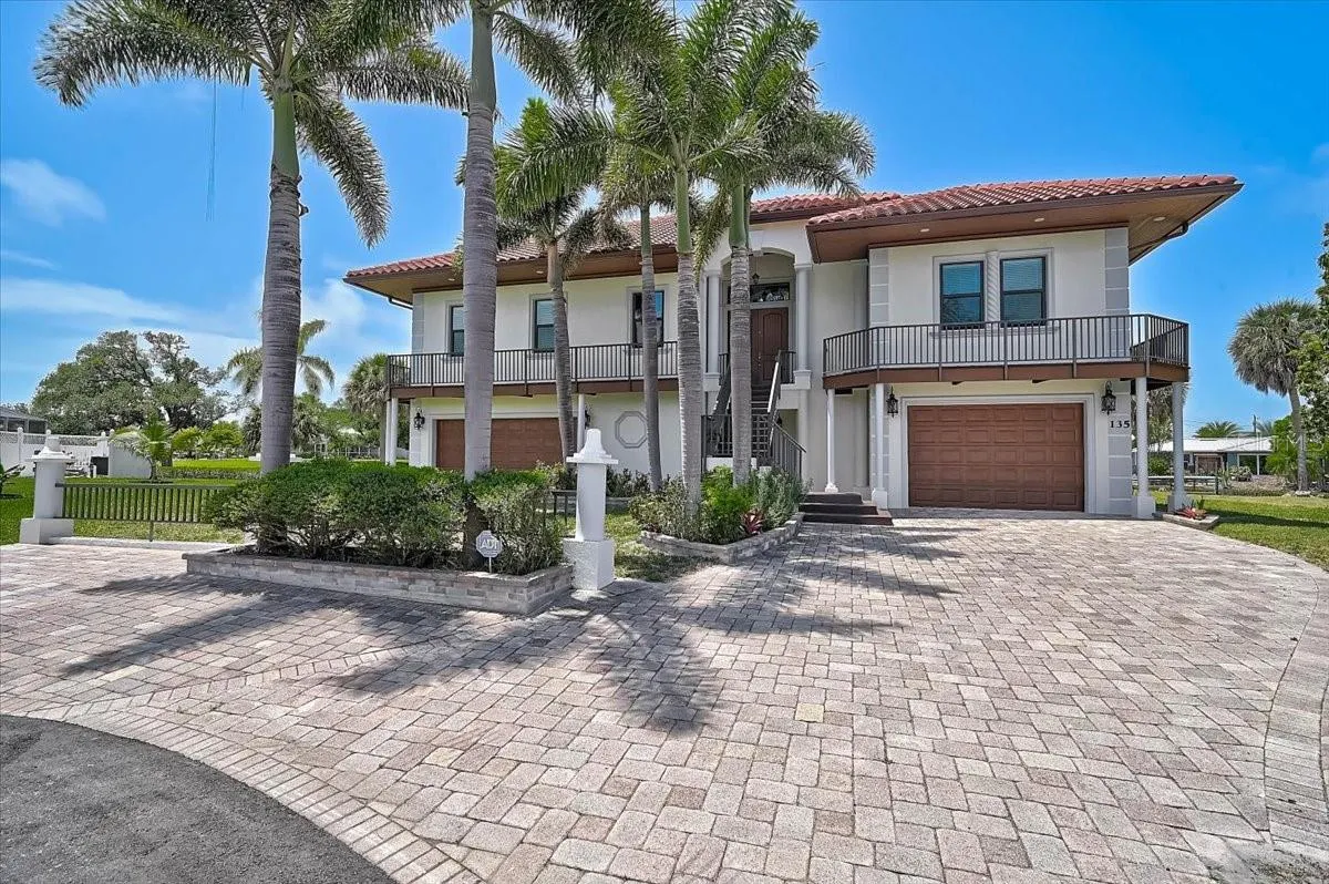 135 TINA ISLAND DR