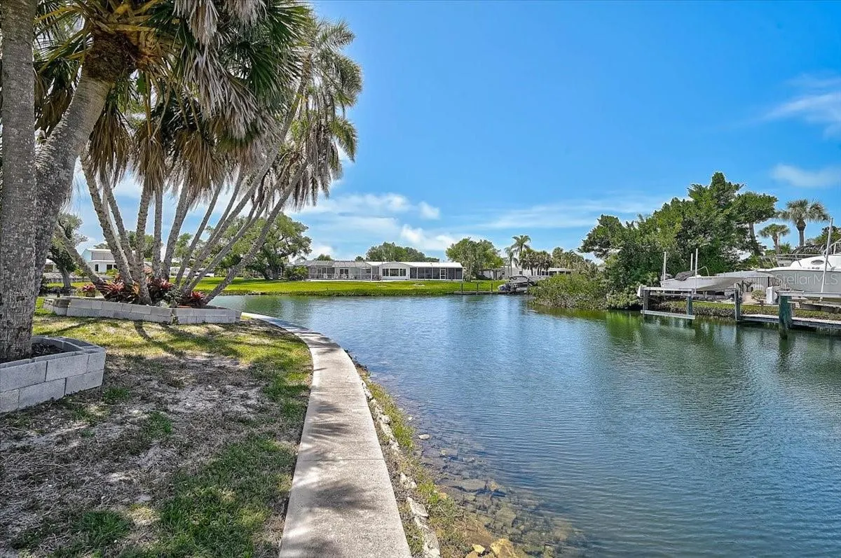 135 TINA ISLAND DR