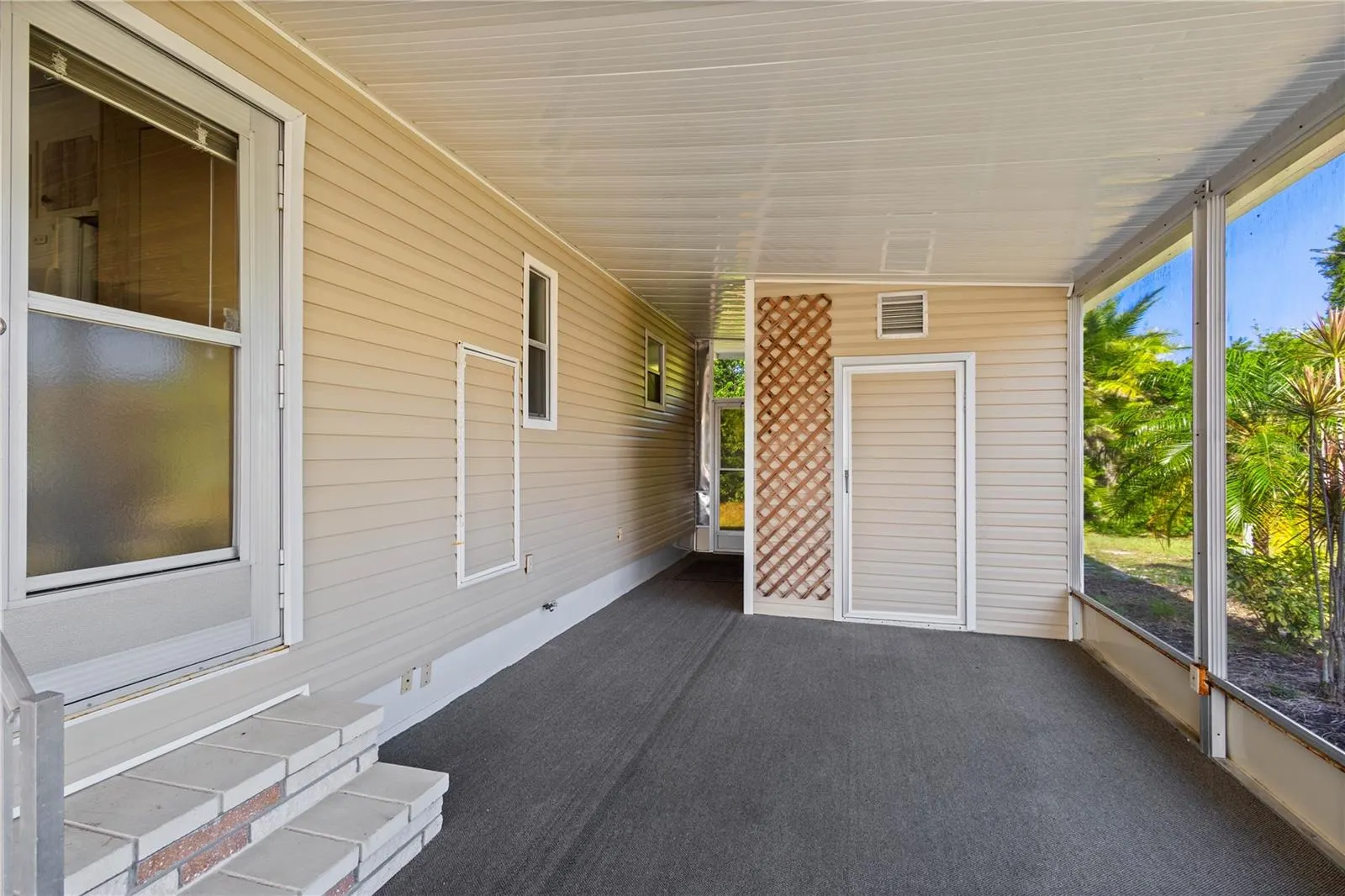 320 TROPIC DR
