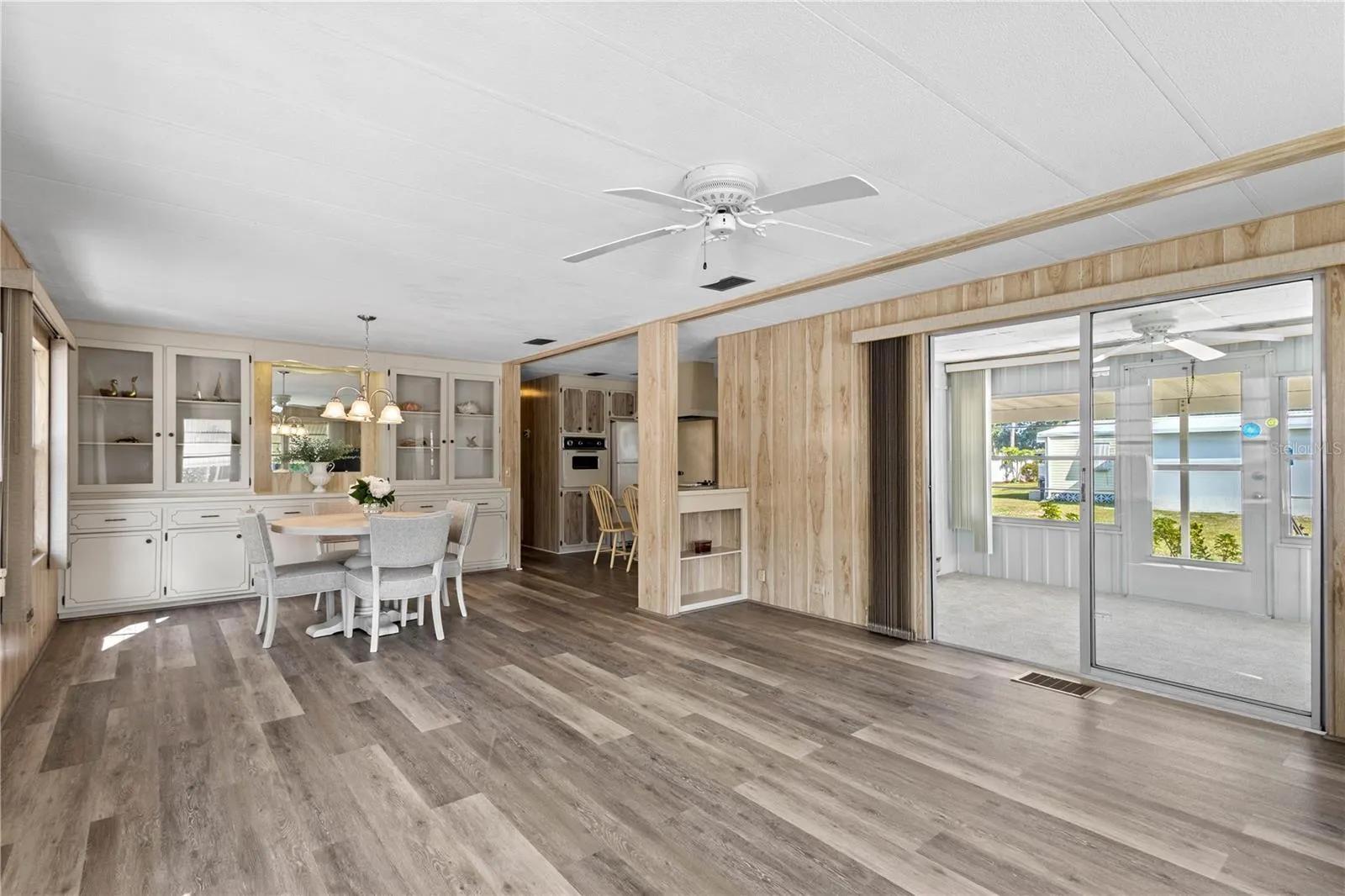 320 TROPIC DR