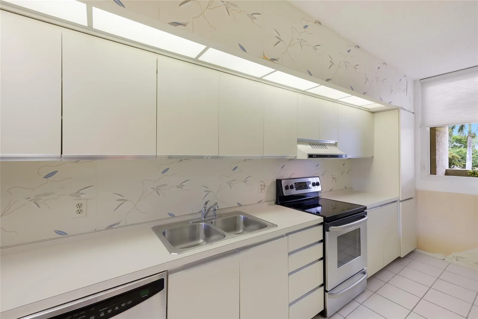 1095 GULF OF MEXICO DR #102 #102