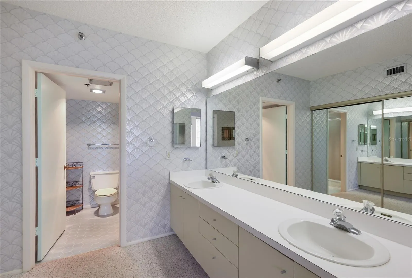 1095 GULF OF MEXICO DR #102 #102