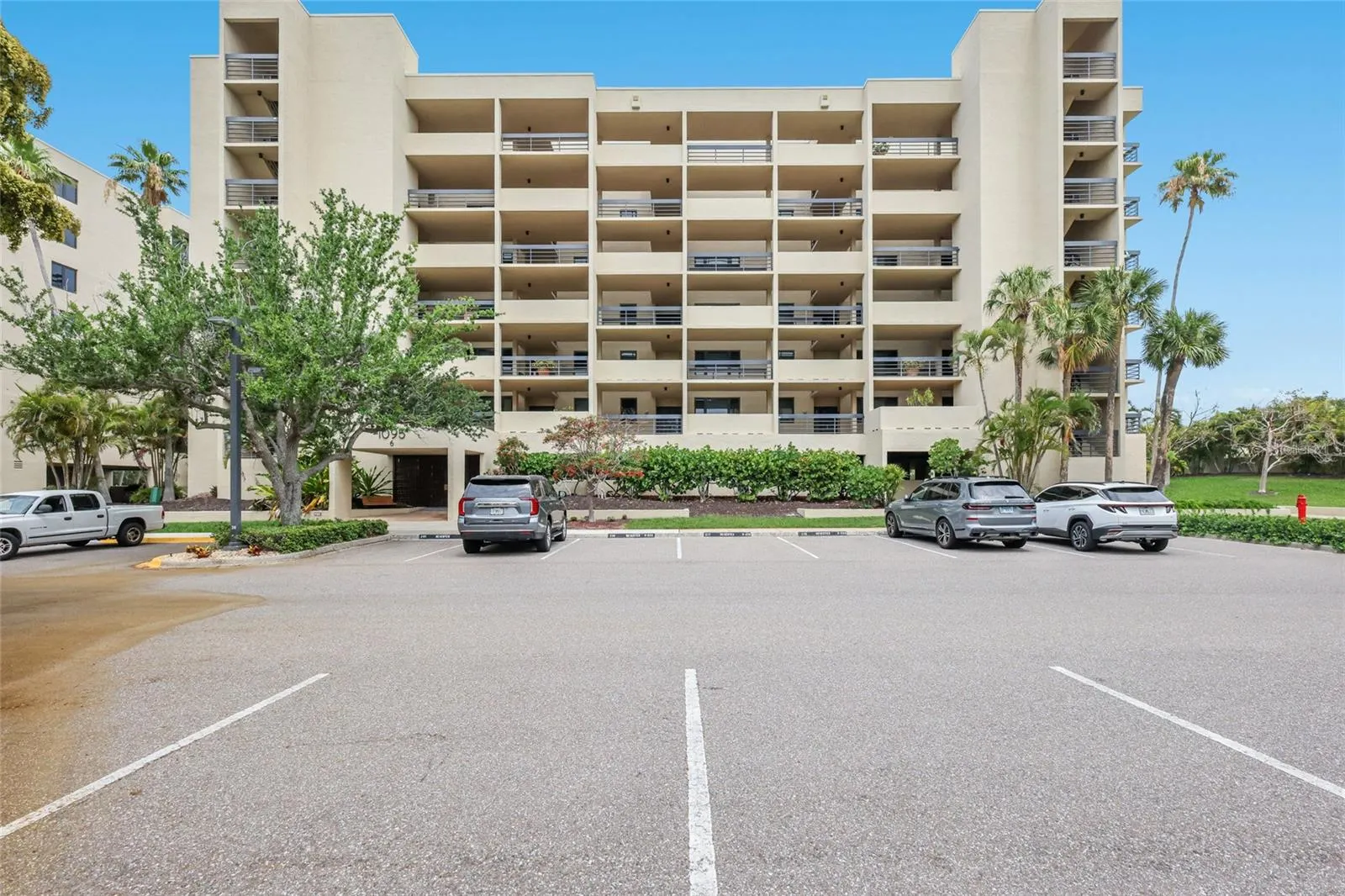 1095 GULF OF MEXICO DR #102 #102