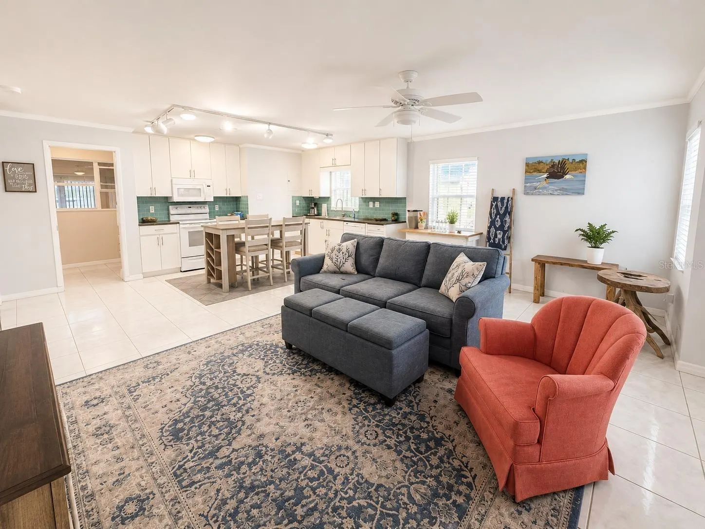 1205 LISA LN