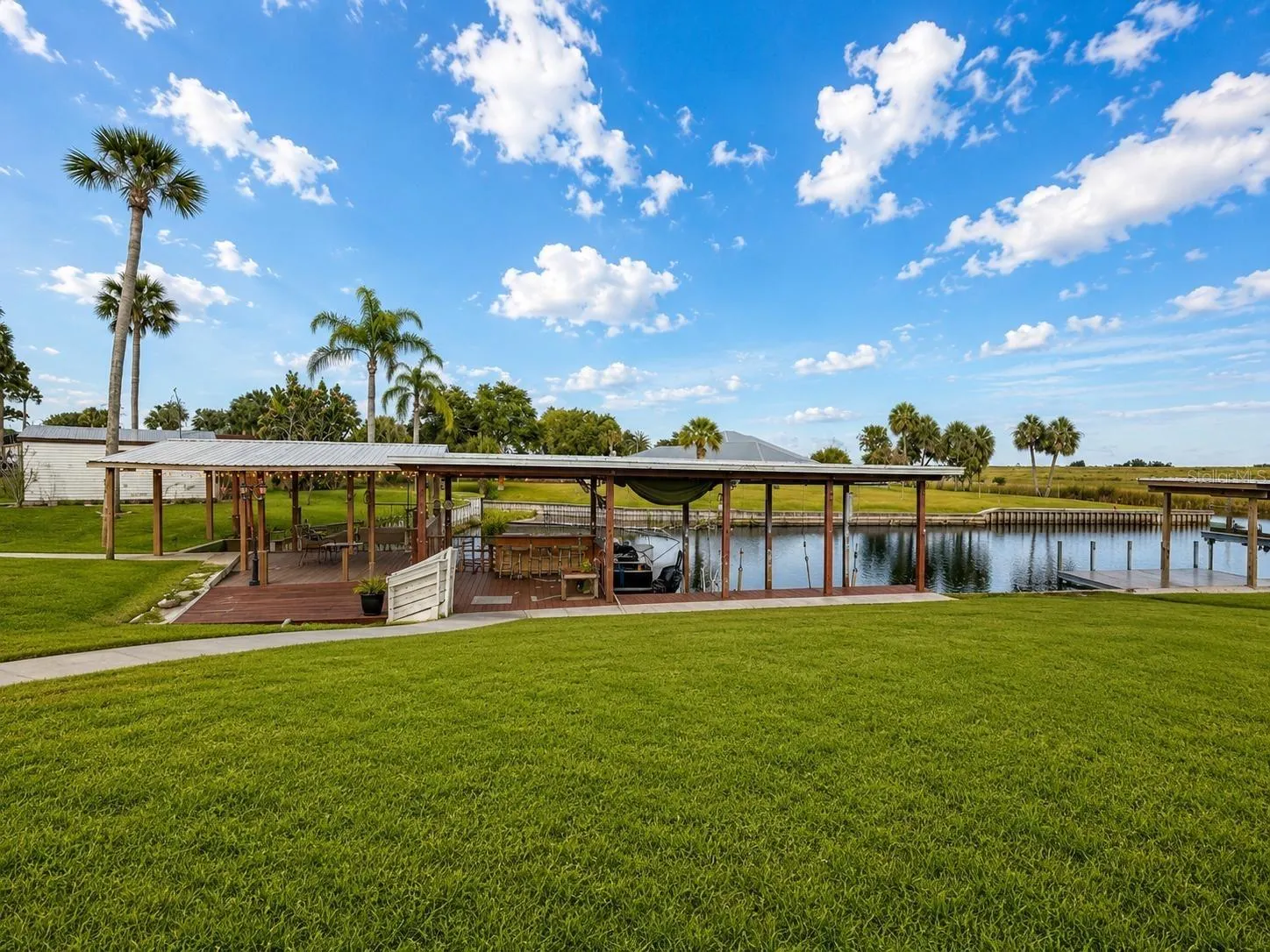 1205 LISA LN