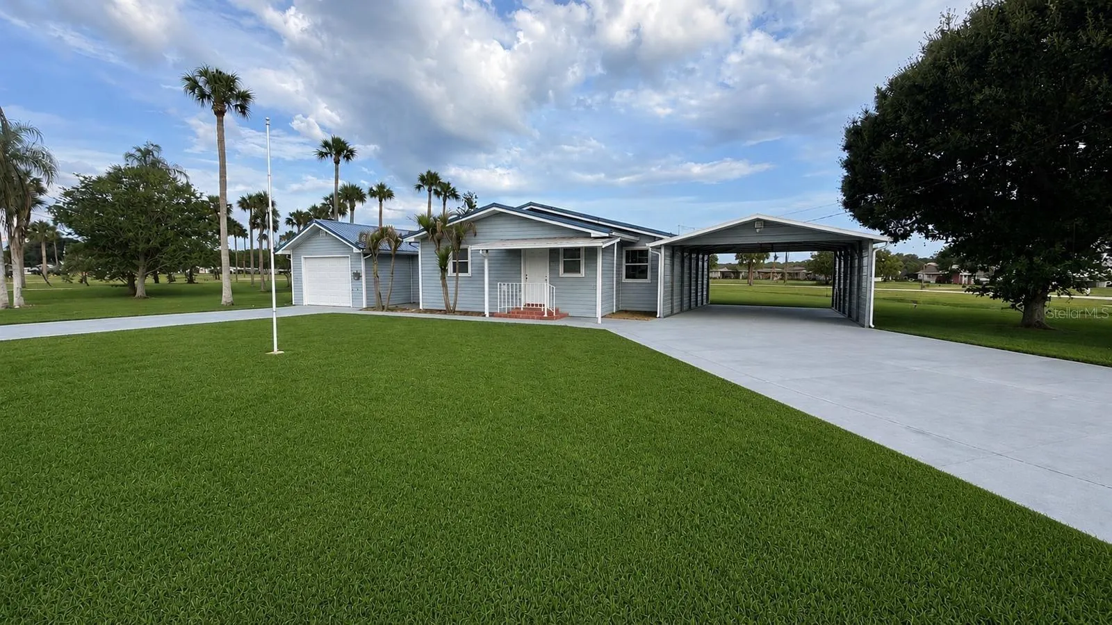 1205 LISA LN