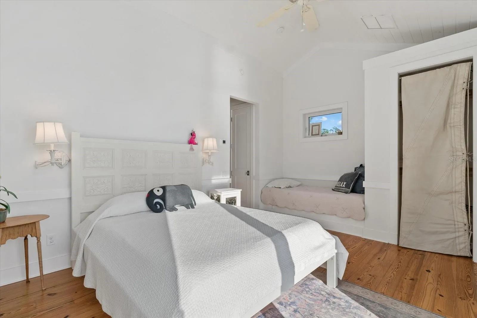 7143 LA LENAIRE DR