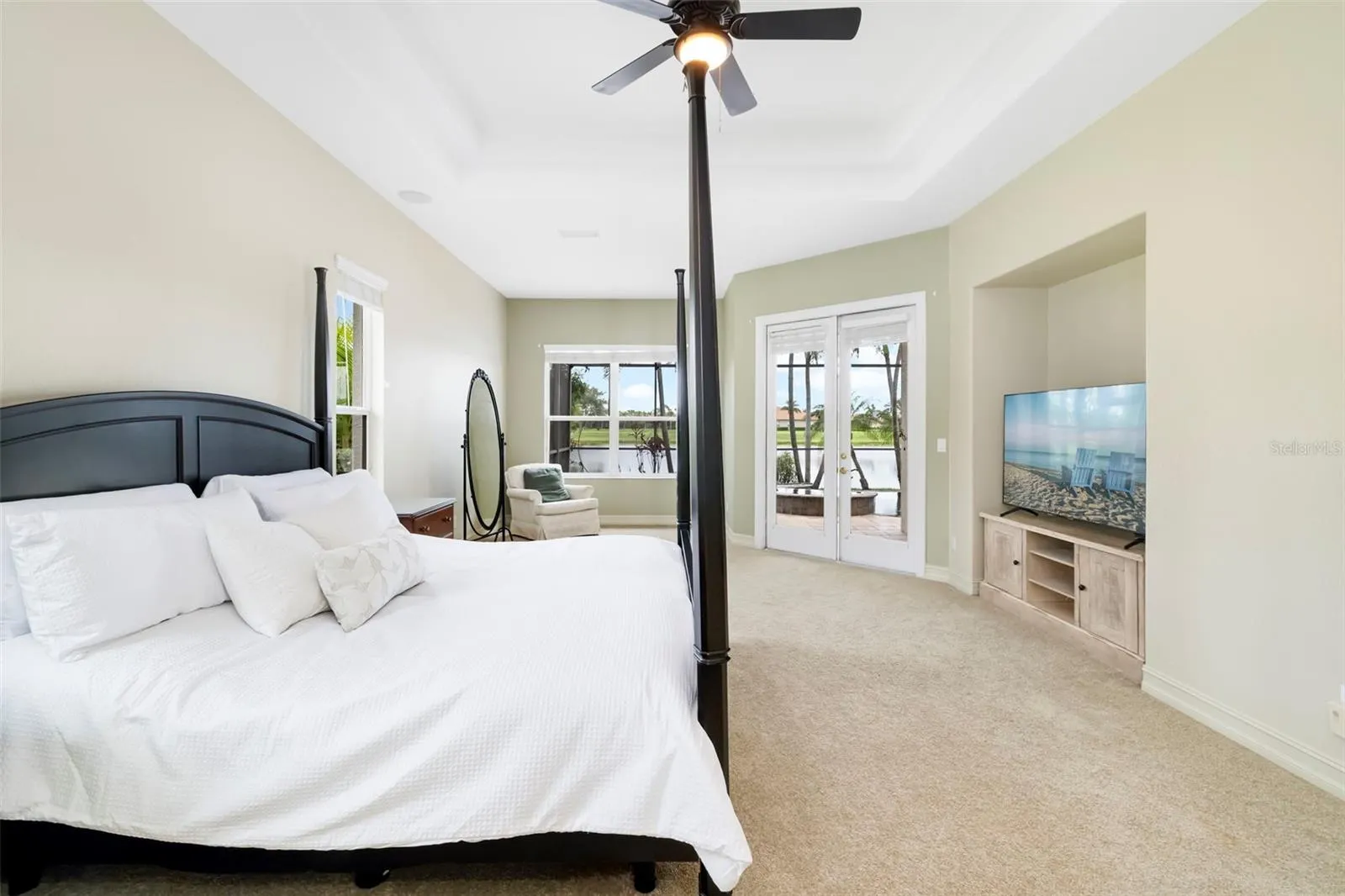 286 PESARO DR