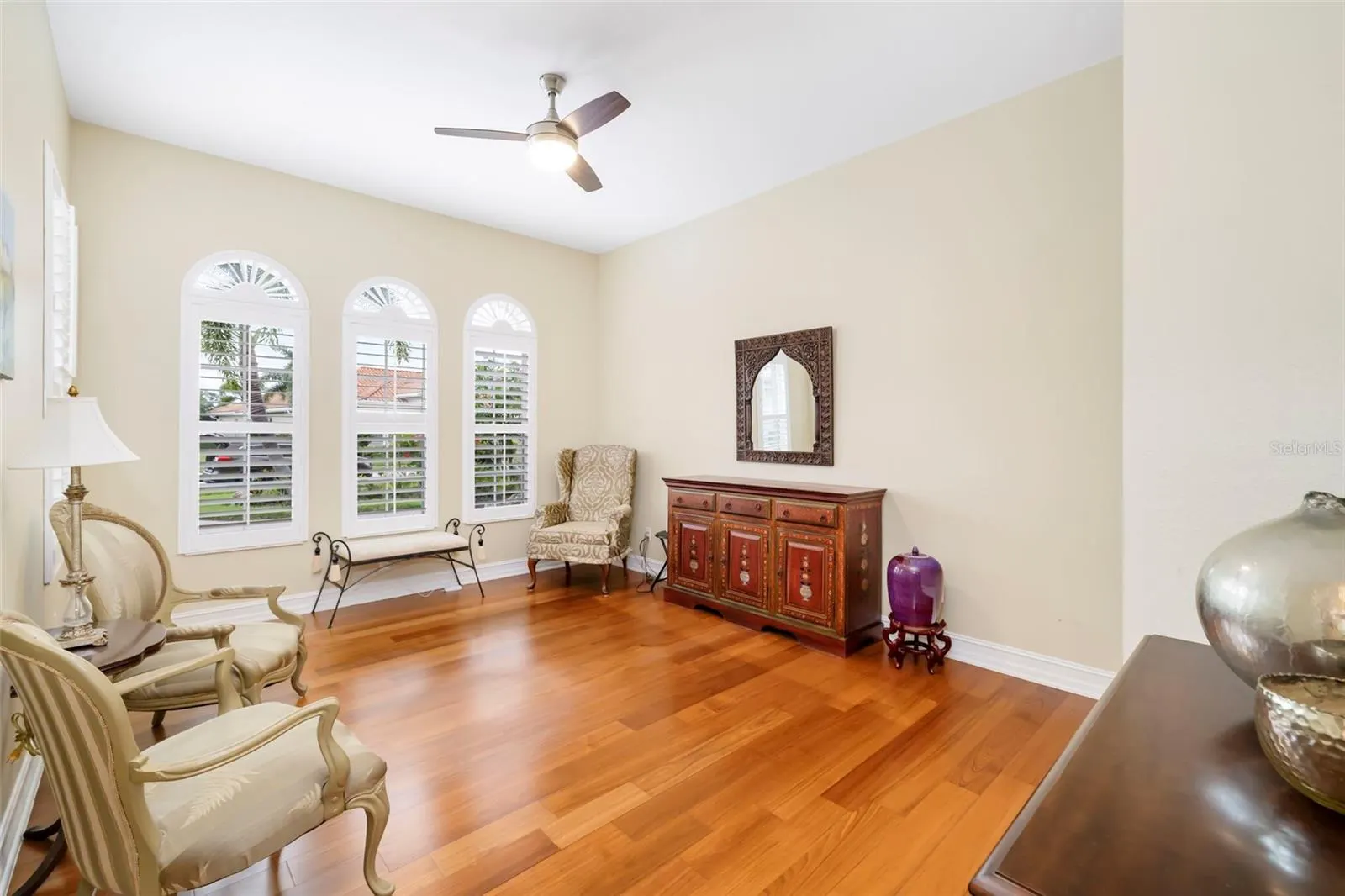 286 PESARO DR