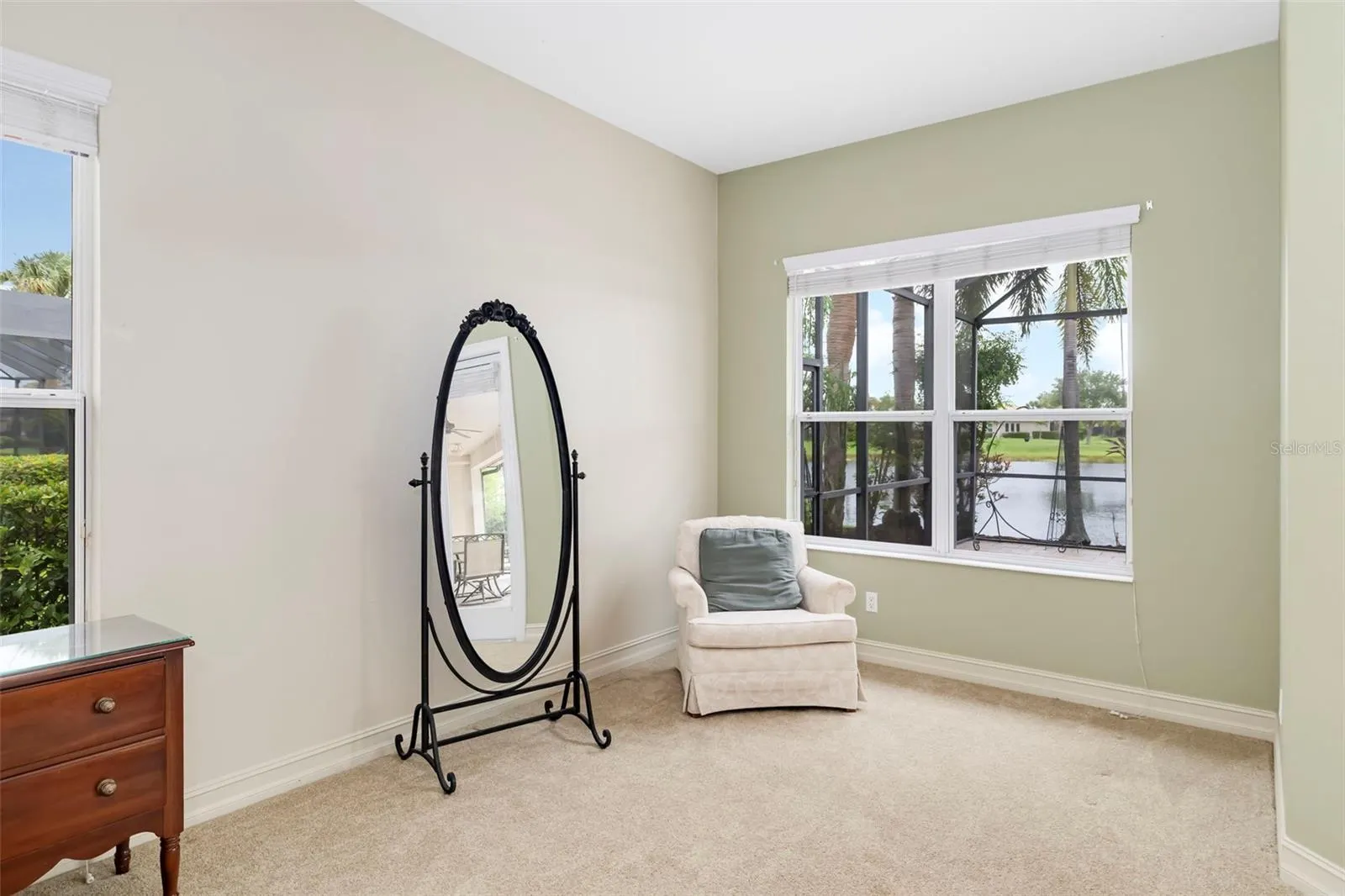 286 PESARO DR