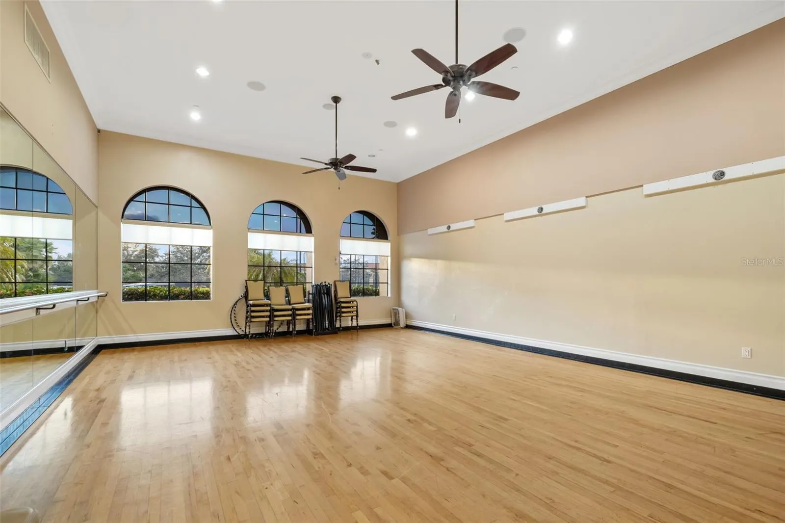 286 PESARO DR