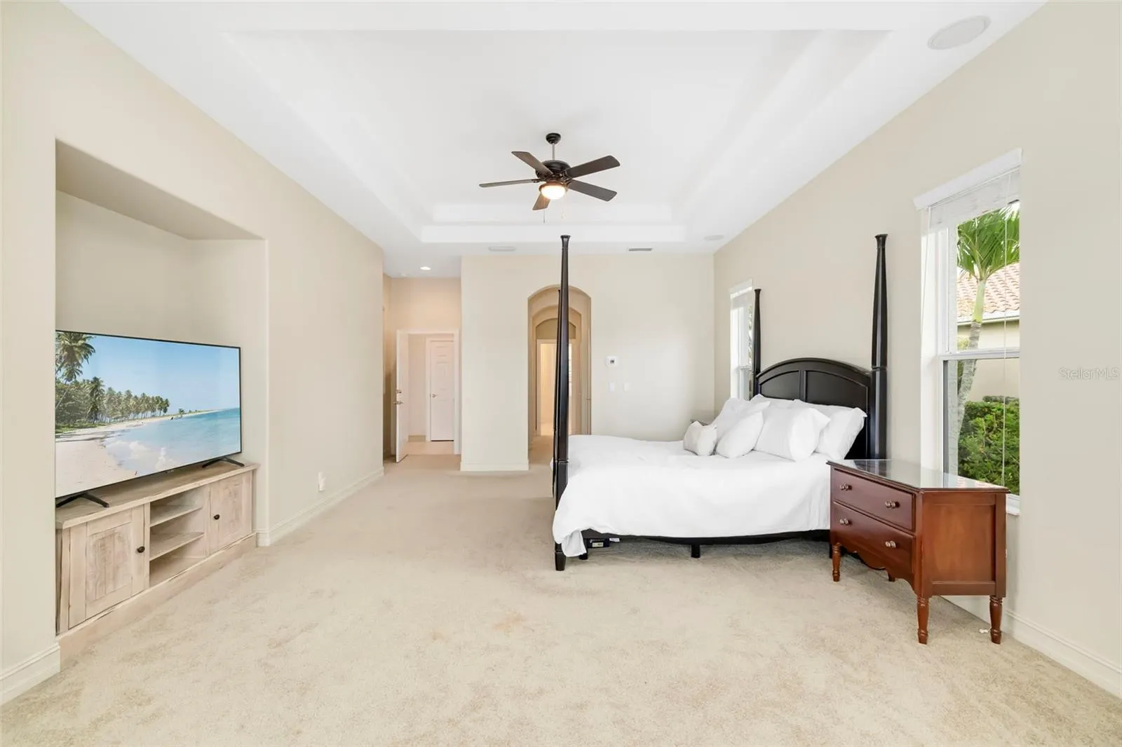 286 PESARO DR