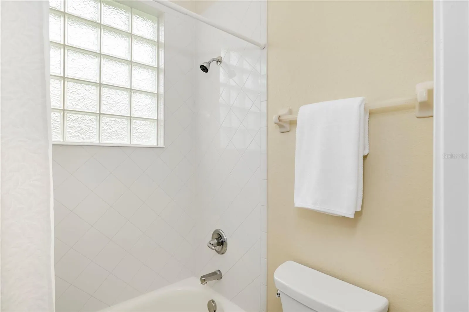 286 PESARO DR