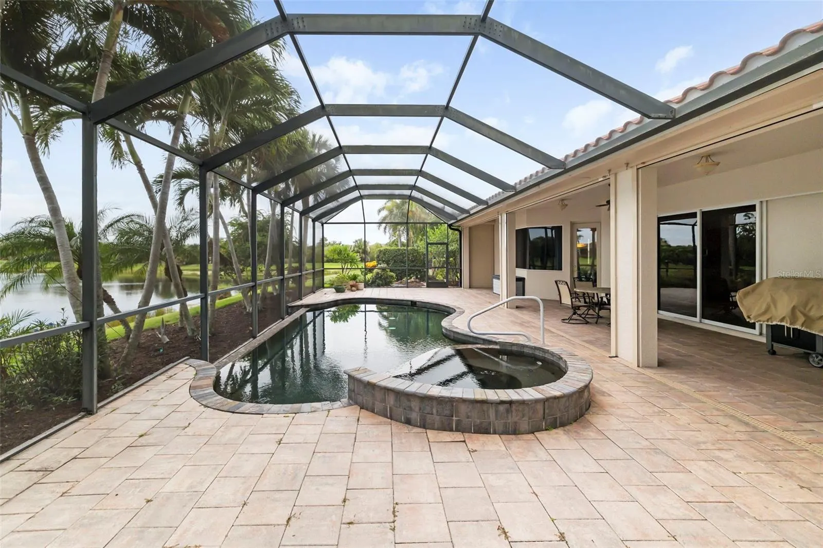 286 PESARO DR