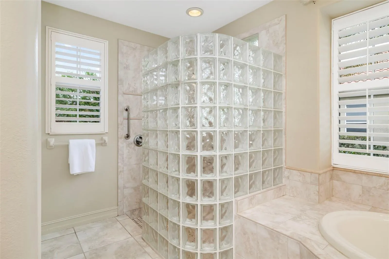 286 PESARO DR