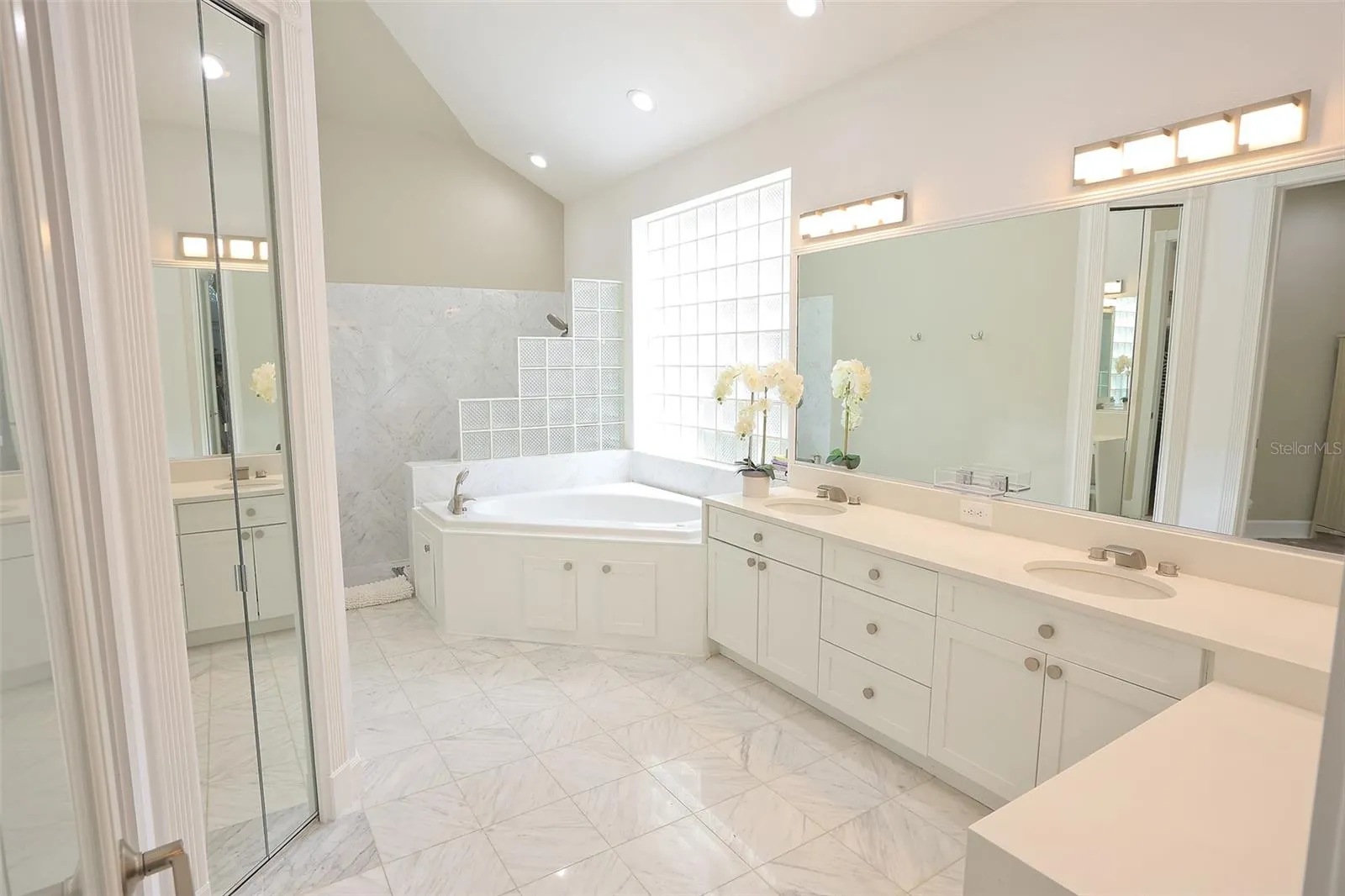 3527 FAIR OAKS LN