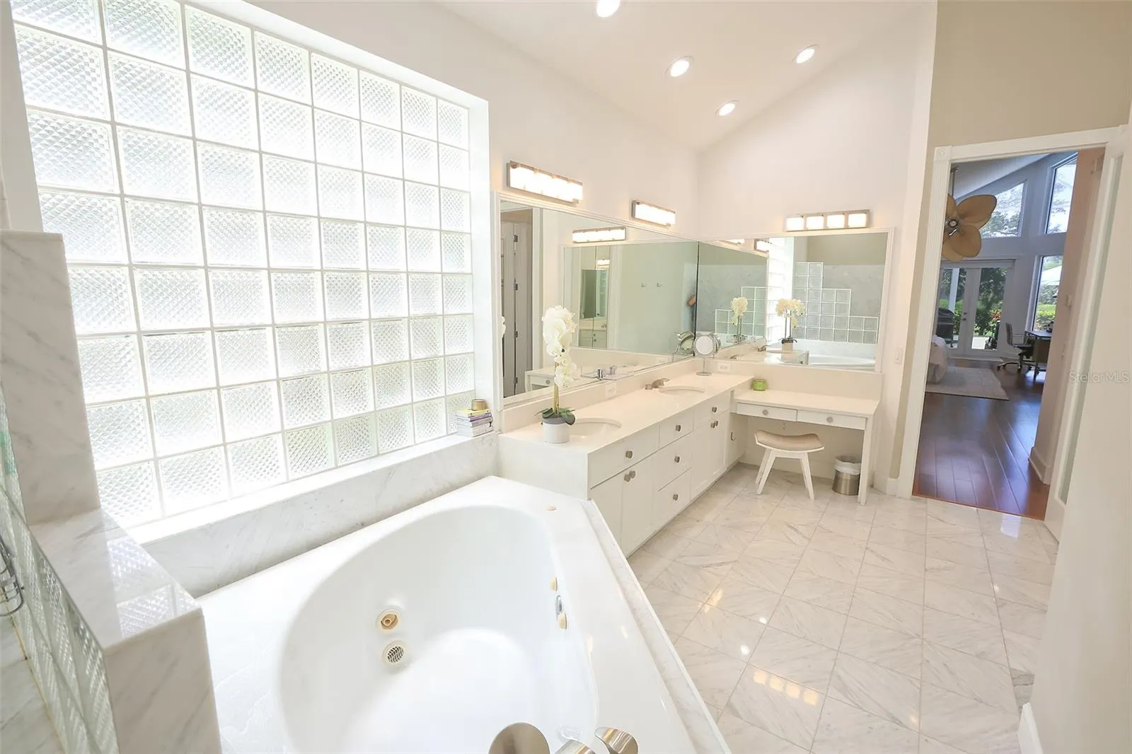 3527 FAIR OAKS LN