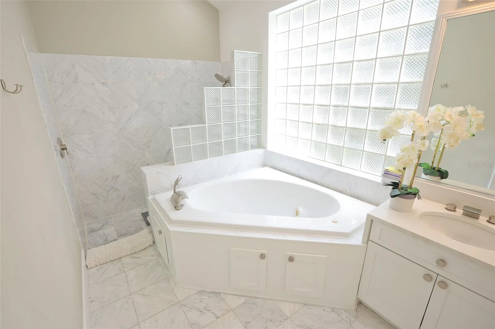 3527 FAIR OAKS LN