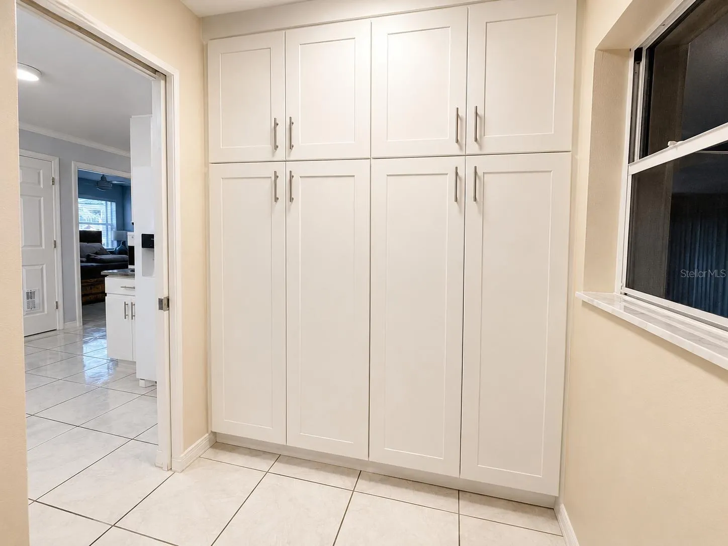 1205 LISA LN