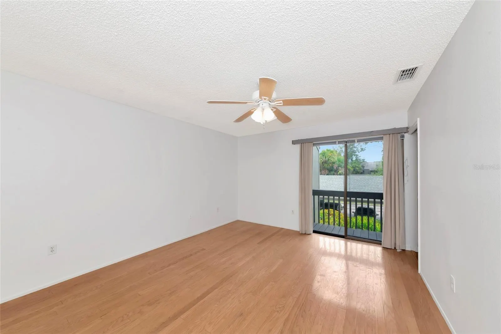 116 WOODLAND PL #116 #116