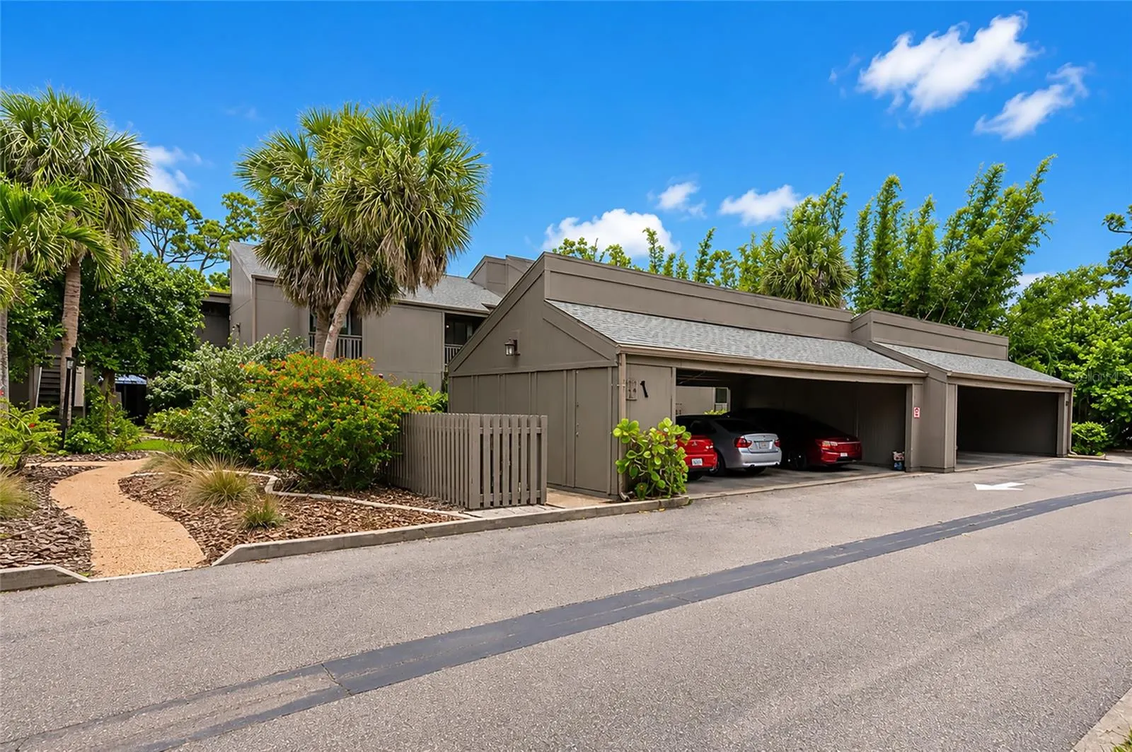 116 WOODLAND PL #116 #116