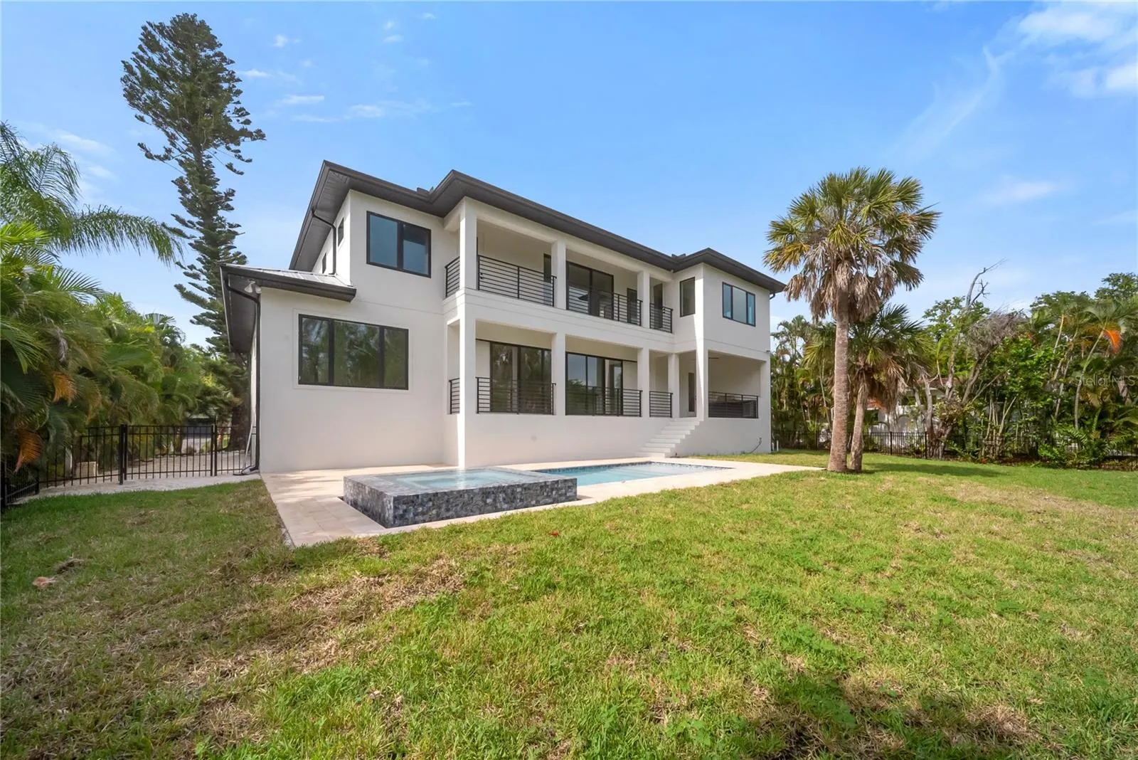 626 BUTTONWOOD DR